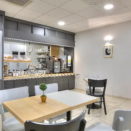 Loubet Village فينوف لوبيه